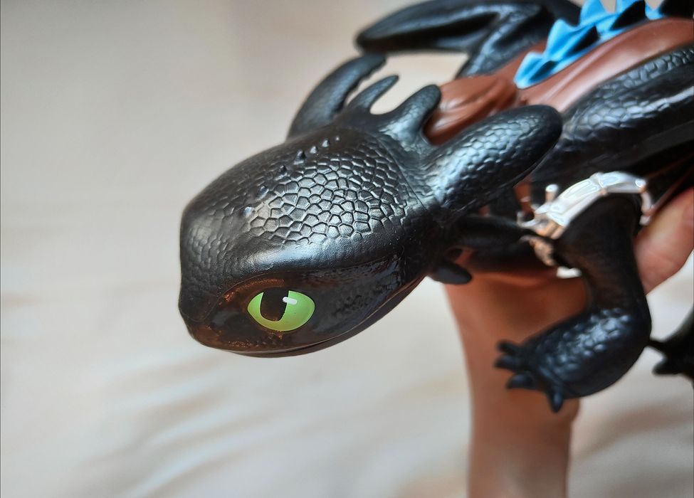 Фигурка ночной фурии Беззубик