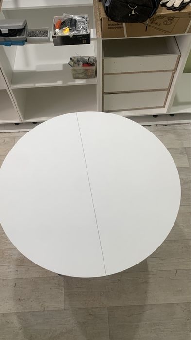 Идиальный белый стол