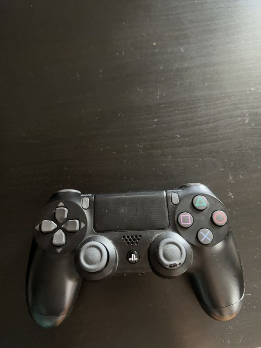 Ps4 slim 1 Tb cu 2 controllere ,cablu hdmi si incarcator hyperx de abia fcta mentenanta!!!!!