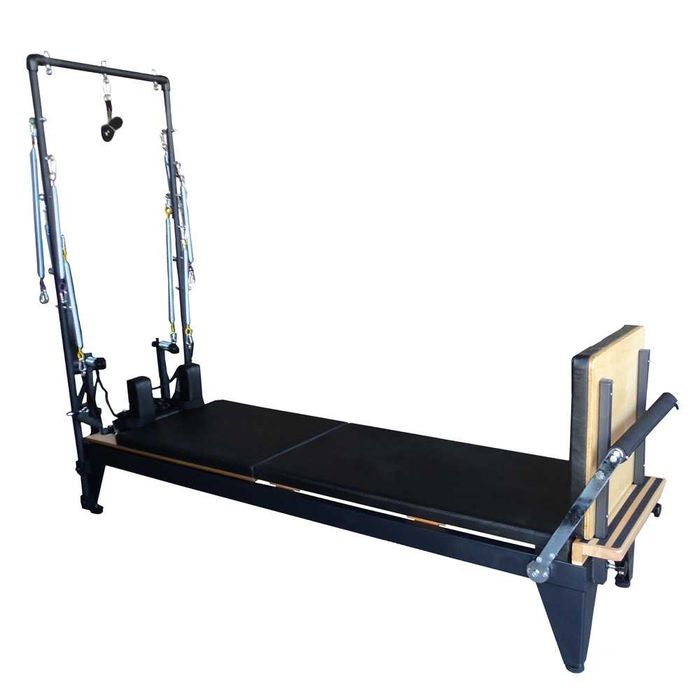 Vand aparate Reformer Pilates profesional cu turn, metal negru – aproape nou