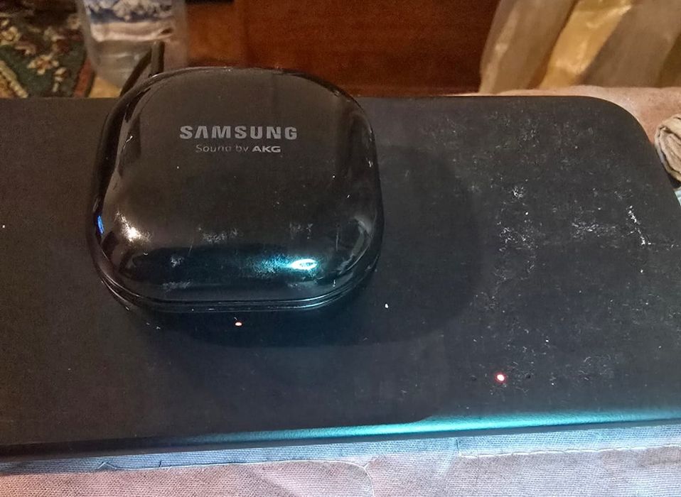 Samsung Galaxy buds live