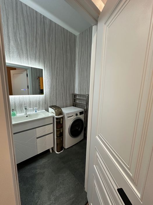 Срочно продается квартира 3х комнатная 80кВ