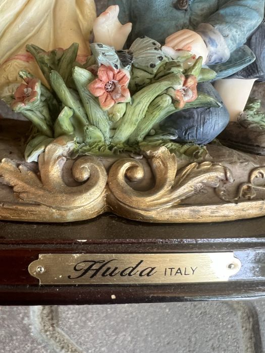 Статуетка мальчик и девочка,  Италия.