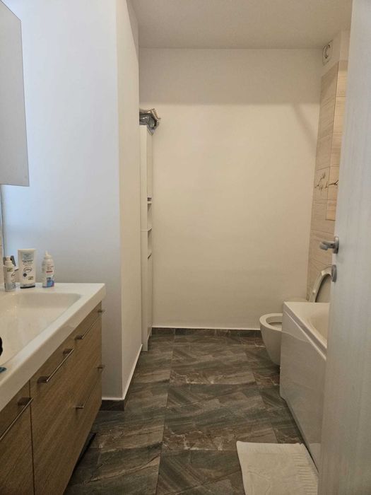 Ap 2 cam, 67 mp, Otopeni central, 2 bai, loc parcare privat