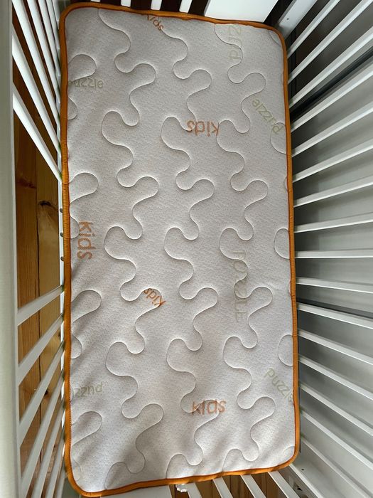 Продавам детска кошара