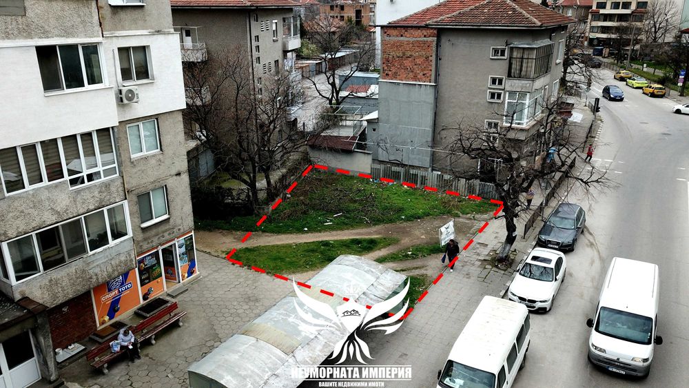 Под наем земя, парцел, паркинг 169кв.м. в Асеновград, първа линия