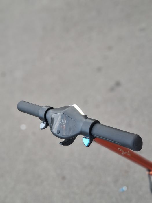 Trotinetă electrică pentru copii
