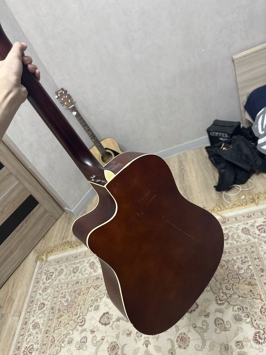 Акустическая гитара