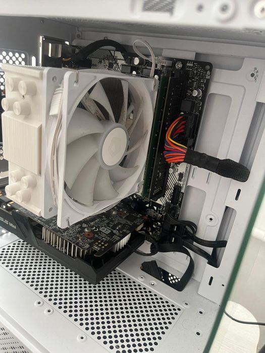 Процессор ryzen 5 5600 мать b450m