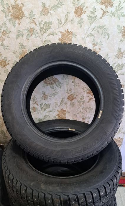 Продам Зимние шины