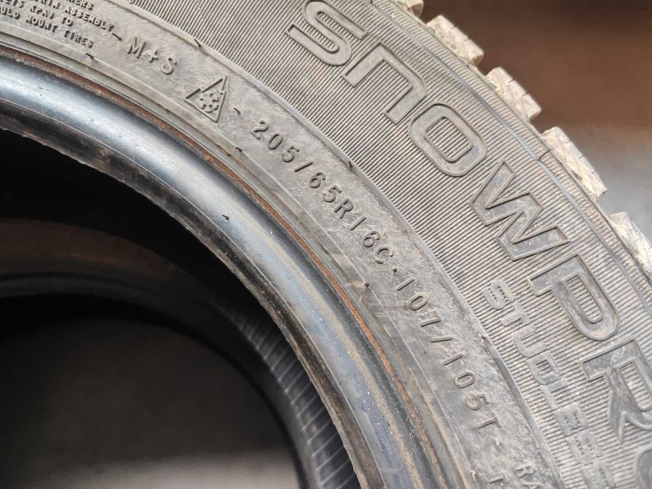 2бр.зимни гуми 205/65/16C Nokian