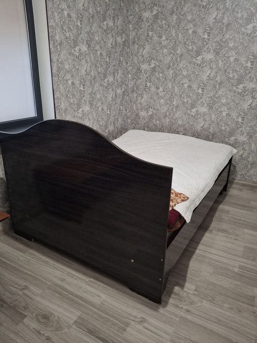 Продам спальный гарнитур