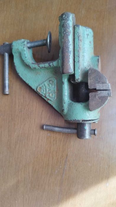 Набор для врезки замков тиски