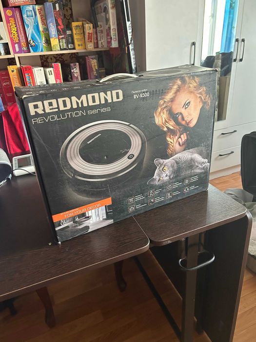 НОВЫЙ Робот пылесос Redmond RV-R300
