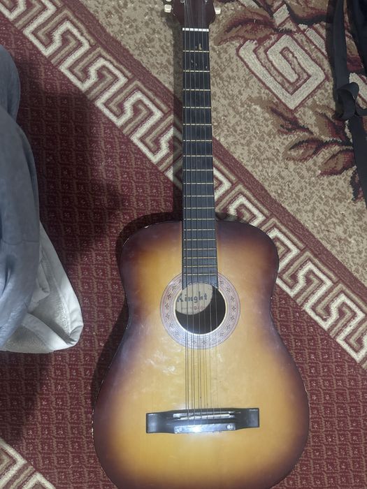 Гитара старая отдам за 10к