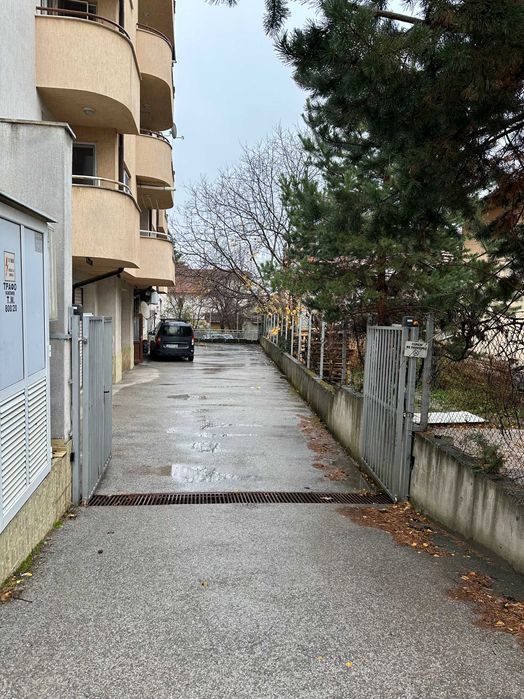 Продава паркомясто на ул. Народно хоро

Продава паркомясто Овча купел