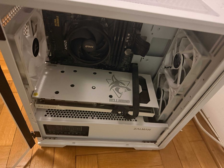 Gaming PC 6700XT/ Ryzen 5 5600 / 32 GB DDR4 / 1TB NVMe + SSD / MB B550M