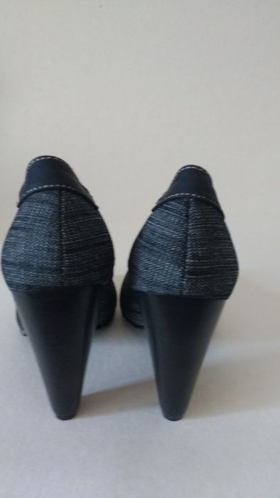 Обувки с ток RED HOT, текстил, номер 37