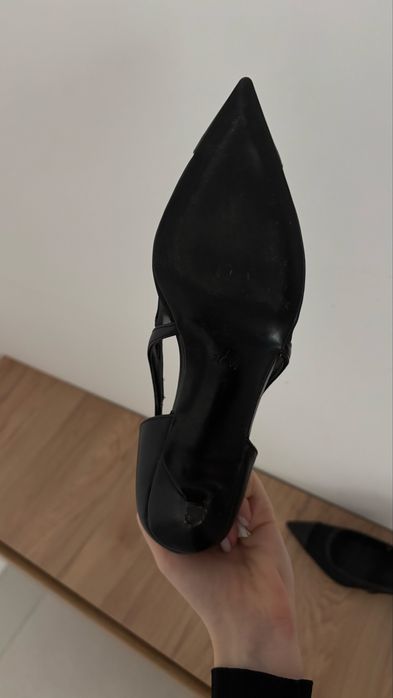 Черни ниски токчета H&M