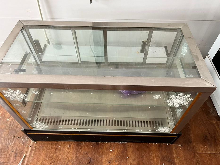 Витринный холодильник