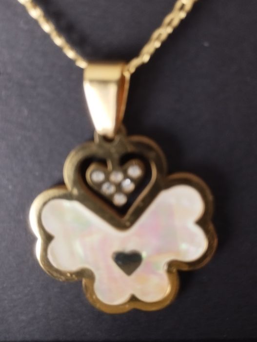 Колие от медицинска стомана