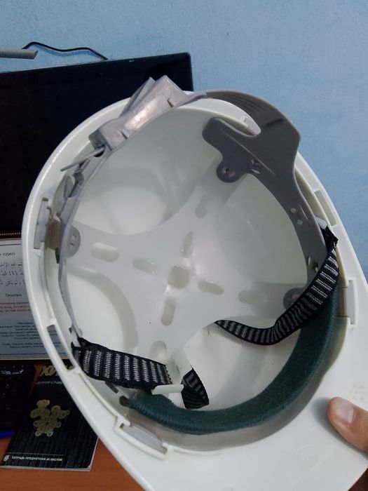 Продам каски стройтелный