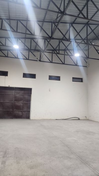 Сдаётся в аренду  ангарная помишения