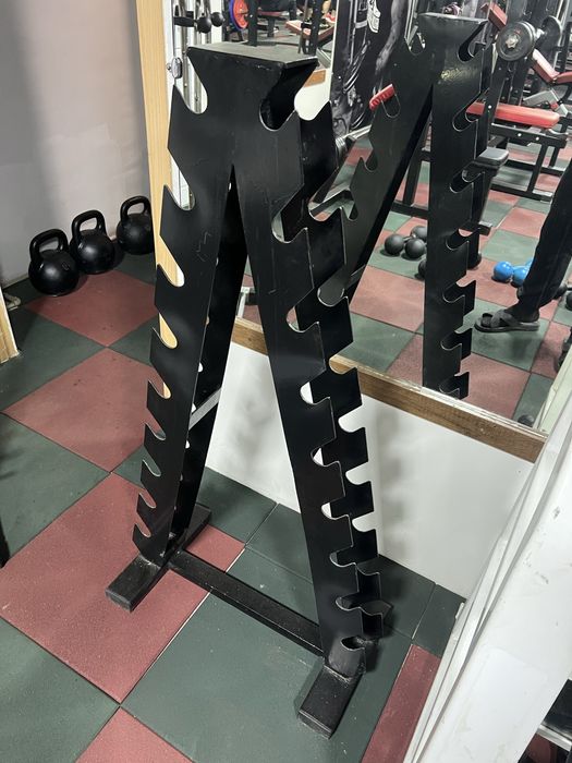 Продается Стоика для Гантелей