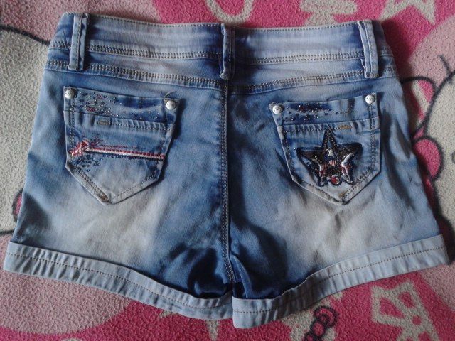 Продаю джинсовые шорты