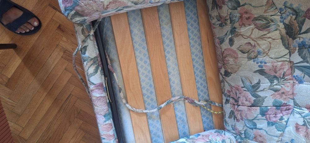 Два фотьойла и триместен диван