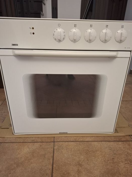 Set :Cuptor electric incorporabil Zanussi HN212W cu plita Electrolux EHE641X