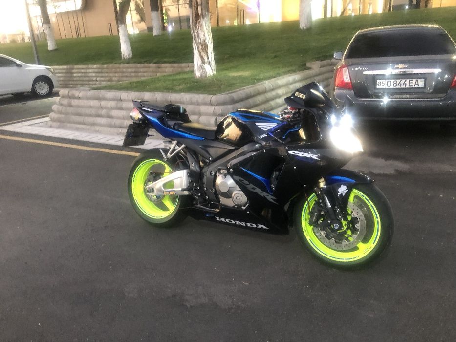 Срочно продам Мотоцикл Honda CBR600RR