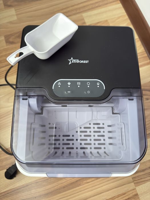 Mașină de făcut gheață, impecabilă.