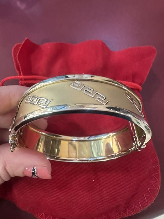 Продавам златна  дамска  гривна.36,71