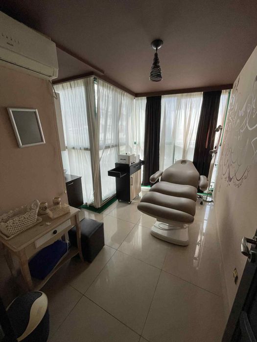 Vand spatiu comercial destinat salon sau alte activitati