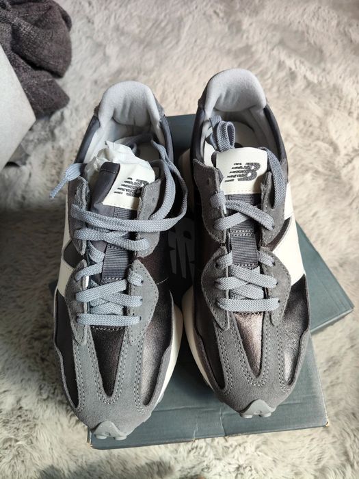 New Balance 327 gri închis cu logo alb mărimea 36.5 noi originali