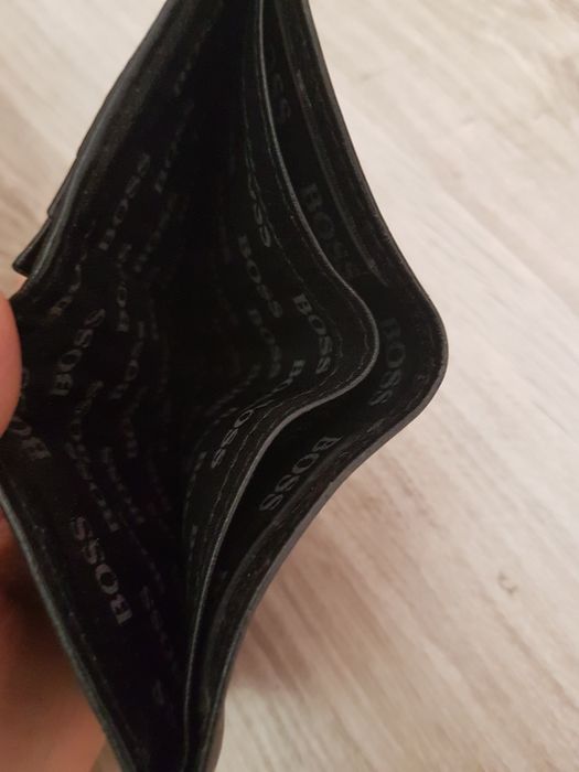 Черно мъжко портмоне Hugo boss