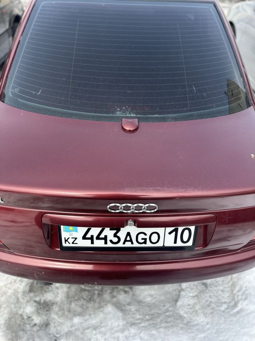 Ауди А4 машина Audi