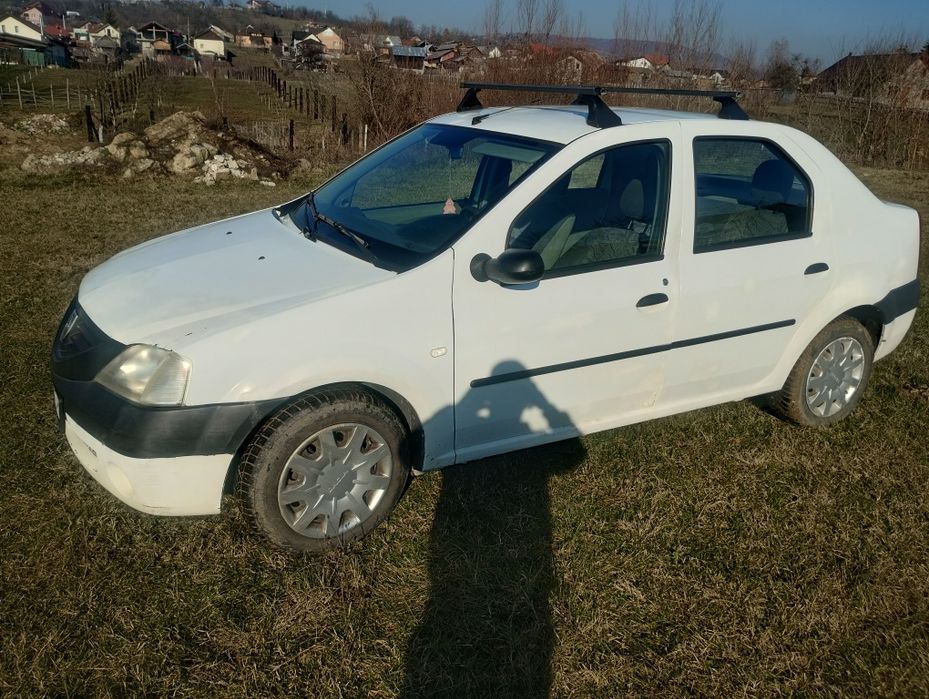 Vând Logan 2005 cu servodirecție.