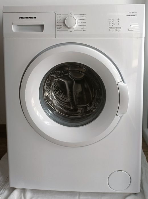 Mașina de spălat Heinner perfect funcțională