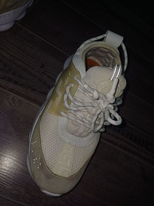 Versace chain reaction