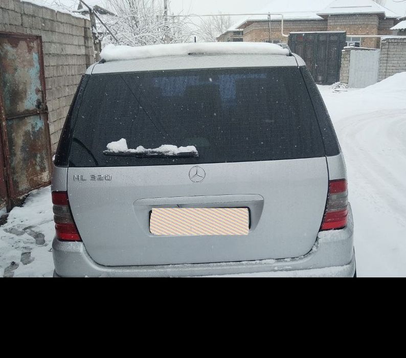 Mercedes Benz ML320