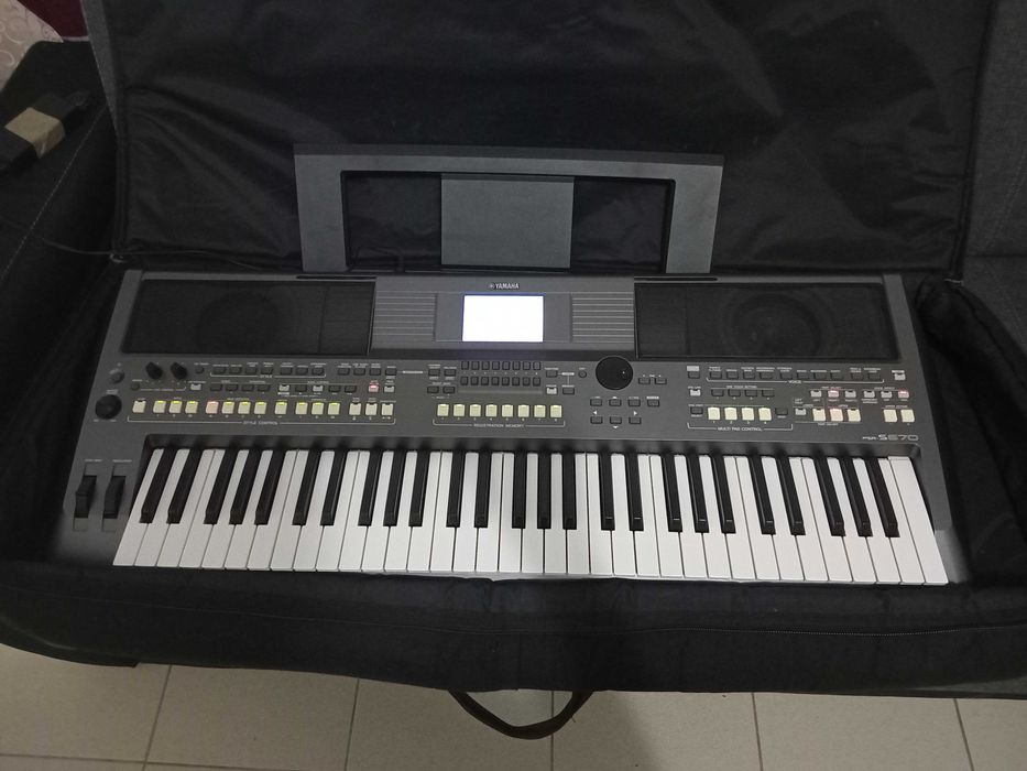 Yamaha psr s670 organ