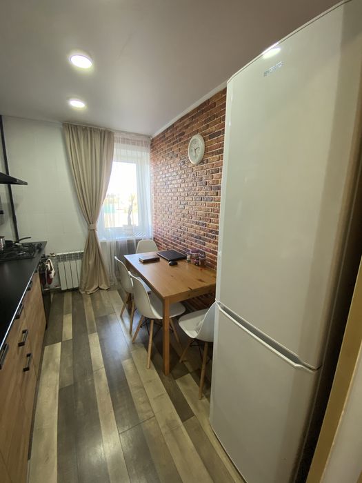 Продам 3-ком квартиру Островского 147