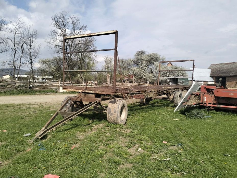 Vând trailer pentru încărcat baloti preț ușor negociabil