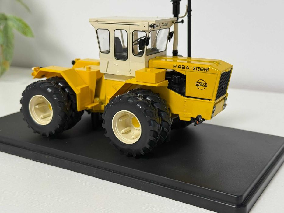 macheta raba steiger 1:43 NOU