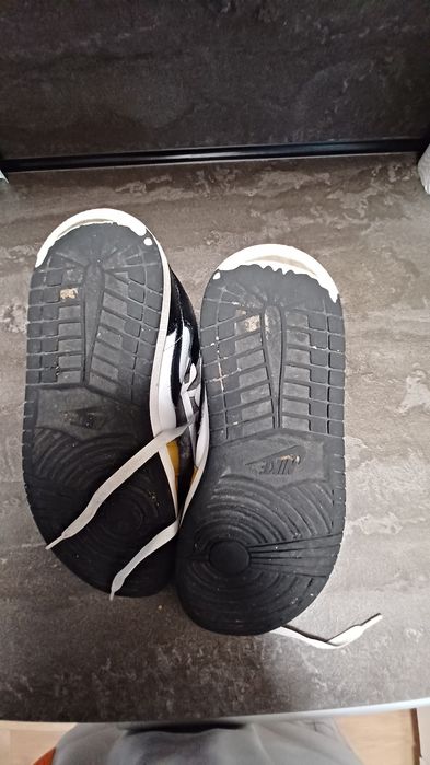 маратонки 43 номер