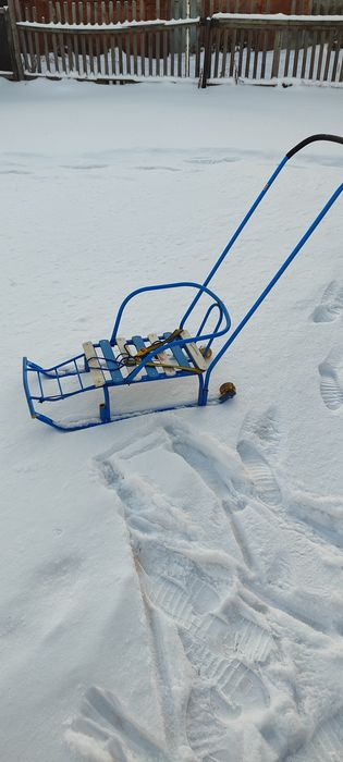 Продам санки б,у