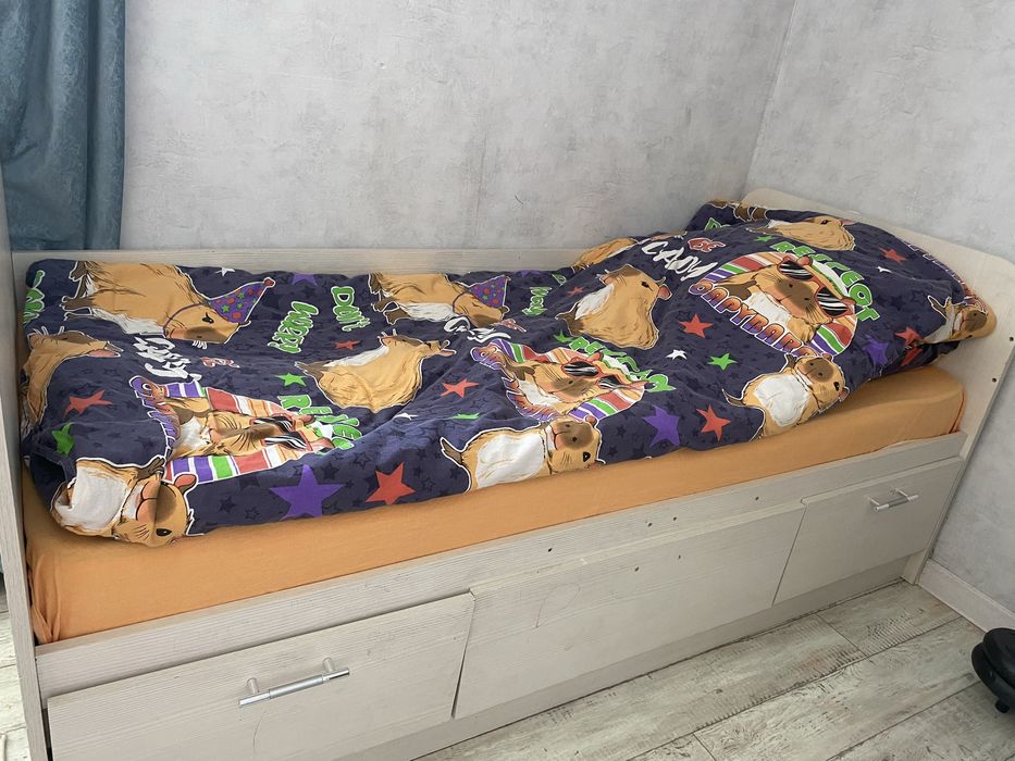 Продам кровать подросковую