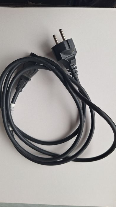 Продавам захранващи кабели за компютри